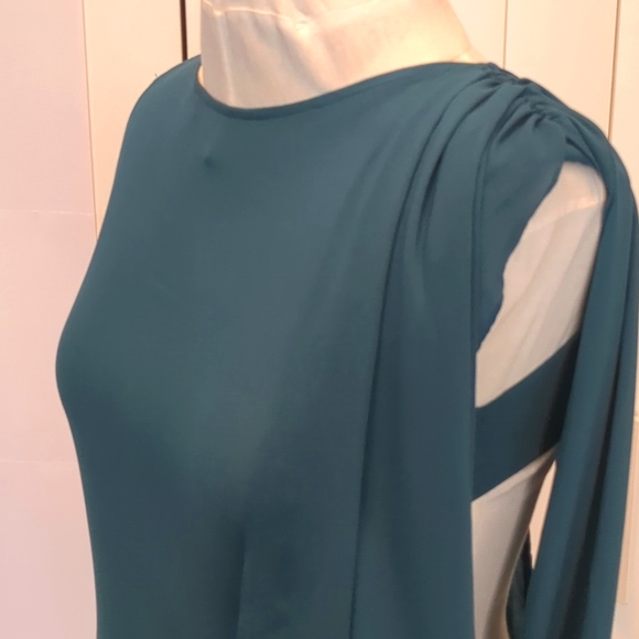 Turquoise Draped Cut Out Sleeveless Top - Picture 4 of 9